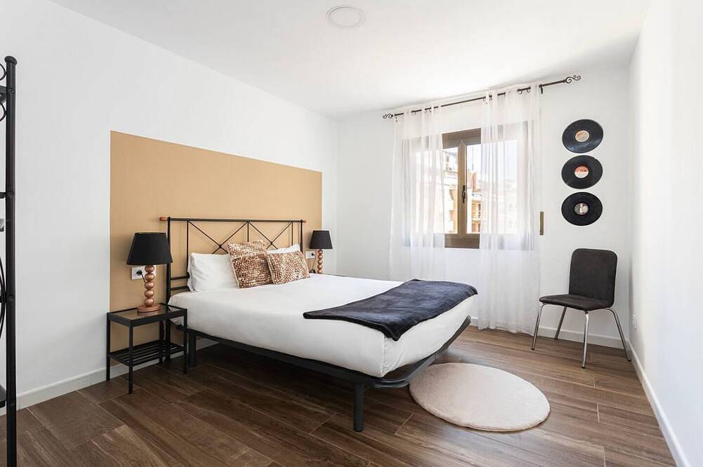 Ganze Wohnung, Welcome to my home! Recently renovated 3 bedroom apartment, in the neighborhood of Esplugues in Esplugues de Llobregat, Baix Llobregat