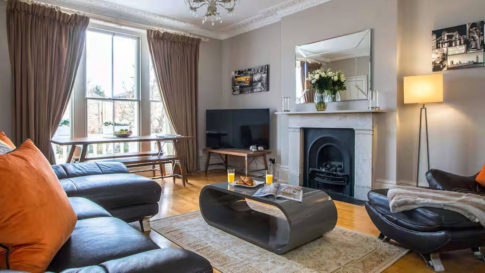 Entire holiday apartment, Twickenham 1-Bed Apartment, Sleeps 4 with Parking in Richmond upon Thames, London