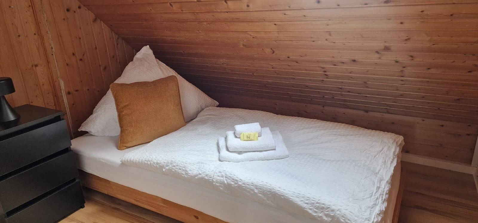 Ganze Wohnung, Apartment 'M B Homes Schlatt' mit Gemeinschaftsgarten,Wlan, Parkplatz in Hechingen, Neckar-Alb