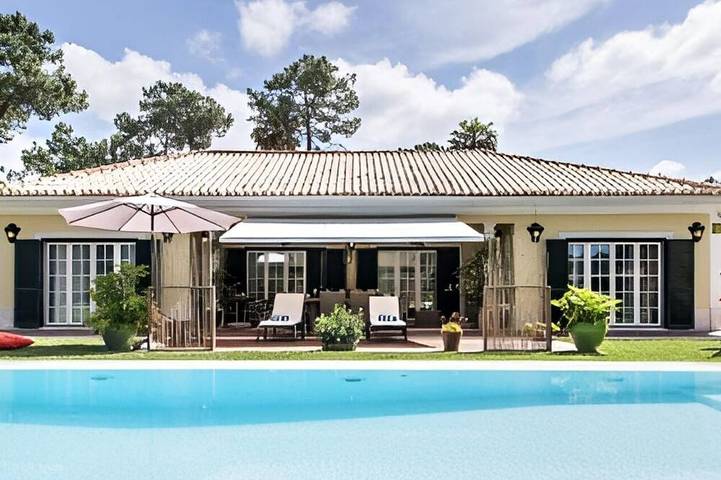 Villa para 8 pessoas, com jardim em Aroeira