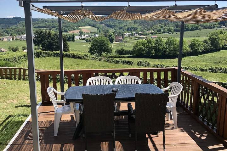 Ferienhaus für 4 Personen, mit Terrasse und Garten in Alligny-en-Morvan