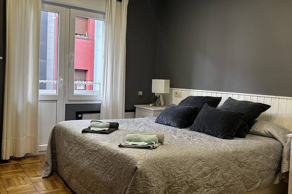 Ganze Wohnung, The Gascona shelter. In the city center, ideal for families. in Oviedo, Cordillera Cantábrica