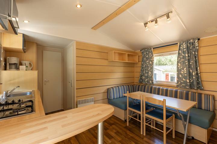 Mobil home pour 4 personnes, avec sauna ainsi que bassin pour enfant et jardin à Palasca - 2