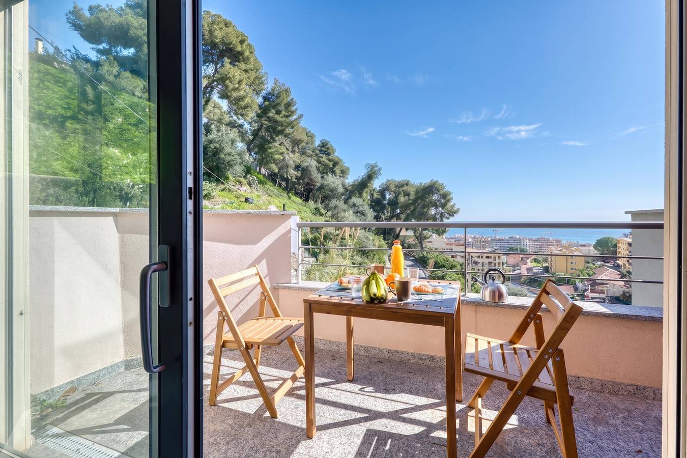 Appartement entier, Les Terrasses De Roquebrune with Shared Pool in Roquebrune-Cap-Martin, Côte méditerranéenne (France)