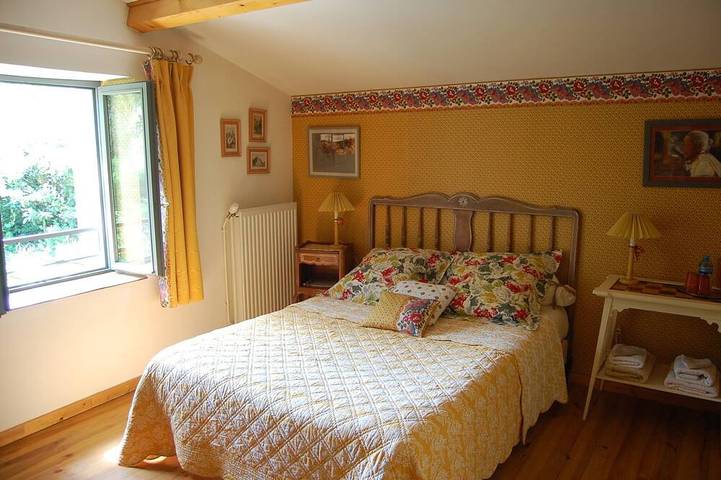 Gîte pour 4 personnes, avec jardin ainsi que piscine et terrasse à Upie - 3