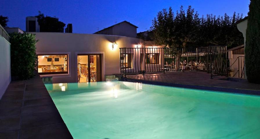 Hôtel pour 2 personnes, avec piscine et terrasse à Portes-lès-Valence