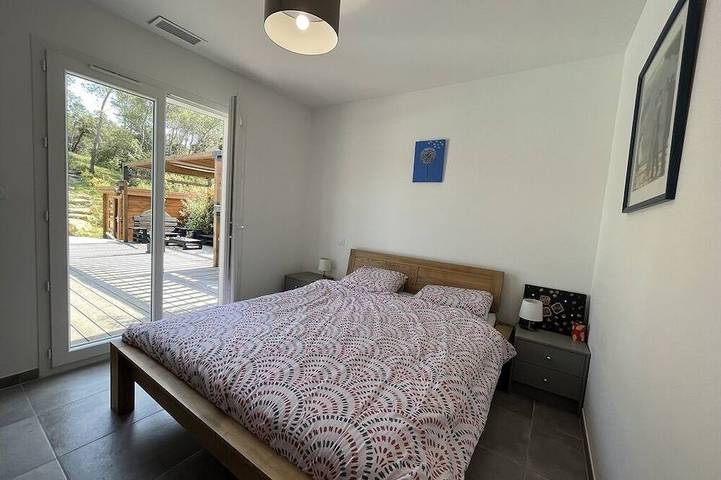 Location de vacances pour 8 personnes, avec jardin et terrasse à Saint-Jean-de-Cuculles - 2