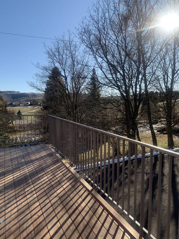 Location de vacances pour 2 personnes, avec terrasse et sauna à Besse-et-Saint-Anastaise - 2