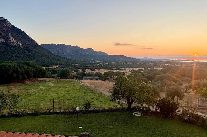 Villa pour 6 personnes, avec terrasse et jardin à San Teodoro