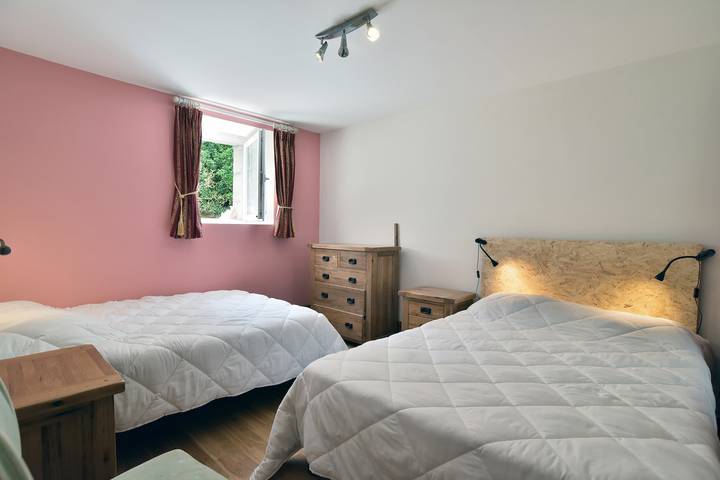 Gîte pour 6 personnes, avec Terrasse à Dinan - 4