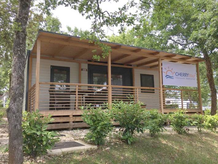 Bungalow für 6 Personen, mit Garten und Ausblick sowie Pool in Poreč - 2