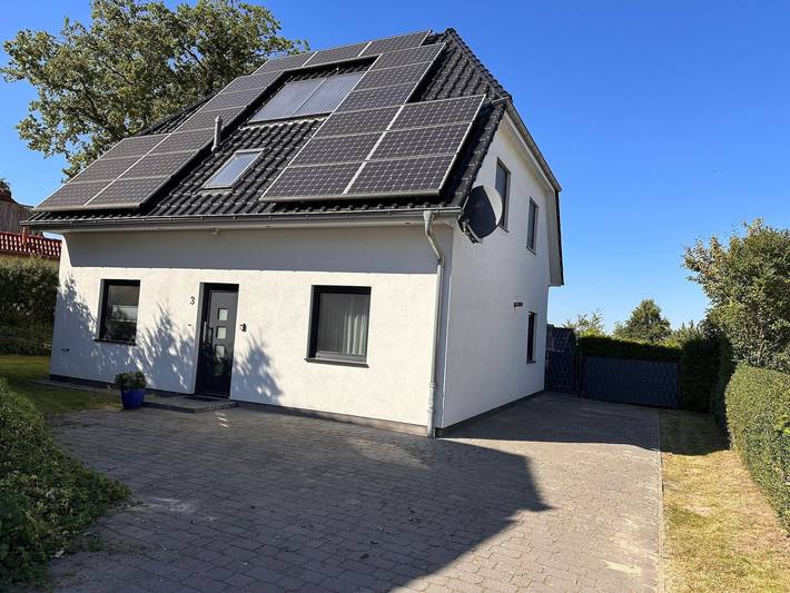 Ferienhaus für 6 Personen, mit Whirlpool und Sauna sowie Pool und Garten, kinderfreundlich in Göhren-Lebbin - 2