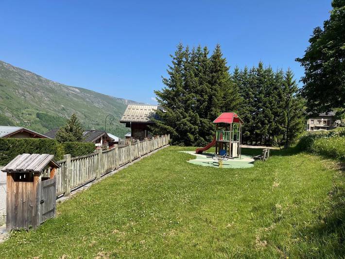 Chalet pour 10 personnes, avec terrasse et sauna, animaux acceptés dans Les Menuires - 3