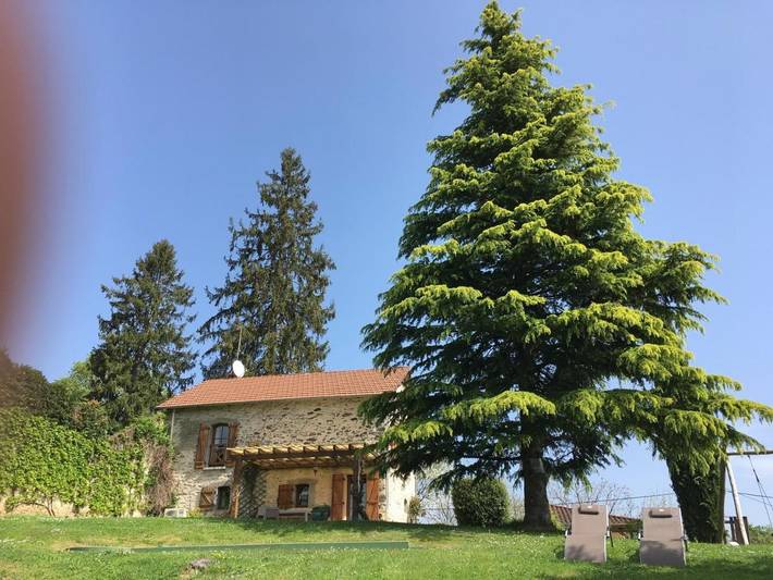 Location de vacances pour 10 personnes, avec Jacuzzi et Terrasse ainsi que Jardin et Bassin pour enfant à Linac