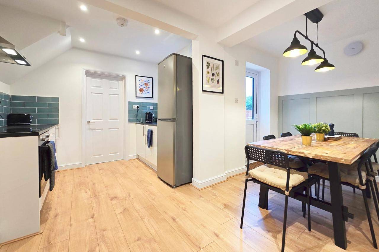 Charming 5-Bed Home with Garden and Parking in Winchester, South Downs