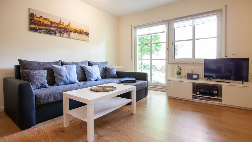 Ferienwohnung für 2 Personen, mit Terrasse und Balkon/Terrasse in Leuben