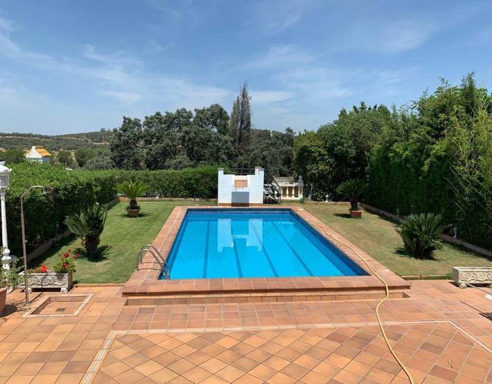 Chalet para 16 personas, con jardín en Sierra Norte de Sevilla - 2