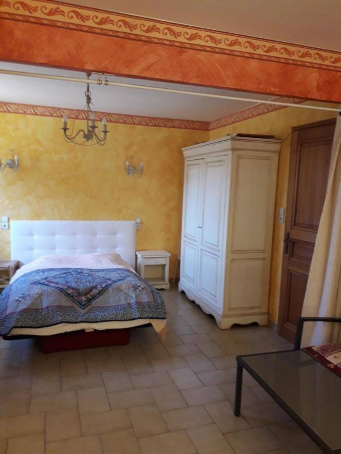 Appartement entier, One-Bedroom Apartment in Bagnols-sur-Cèze, Région de Nîmes