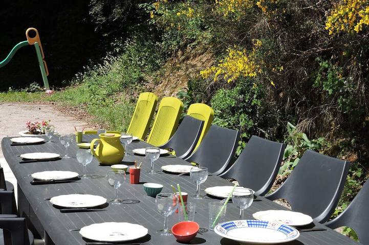 Gîte pour 15 personnes, avec Terrasse et Jardin à Vabre