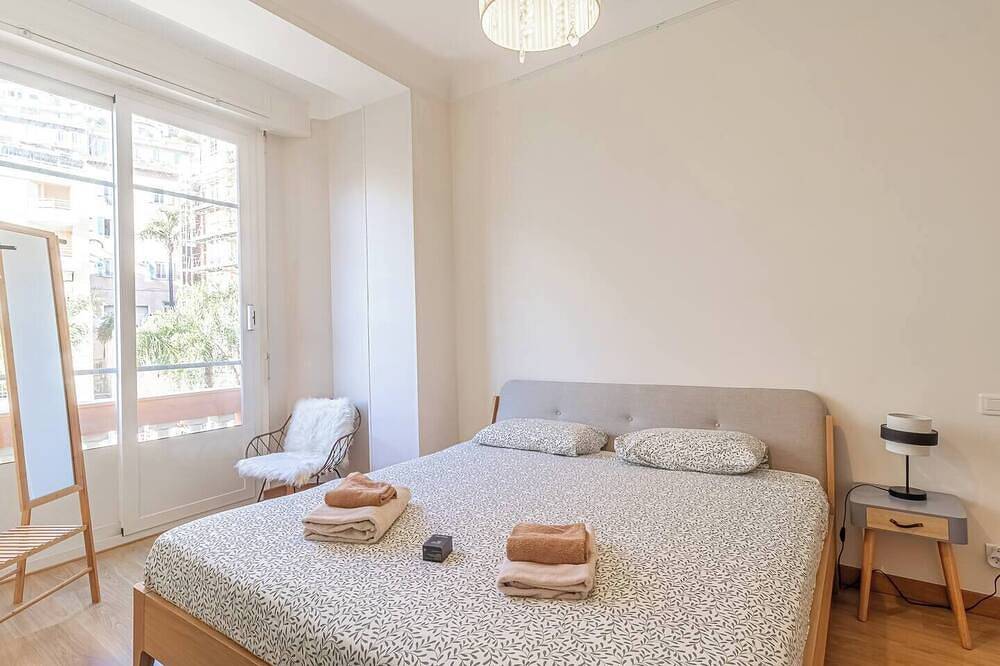 Entire apartment, Central Beausoleil in Beausoleil, Nice region