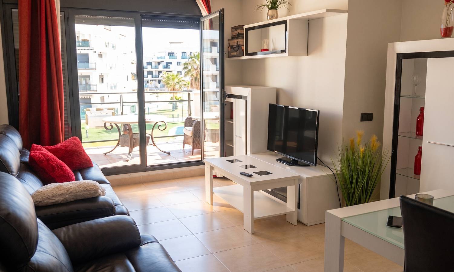 Apartamento entero, Apartamento cómodo en Almería con piscina compartida - 72 m² in Retamar, Almería
