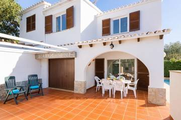 Villa in Port d'Addaia, Es Mercadal für 6 