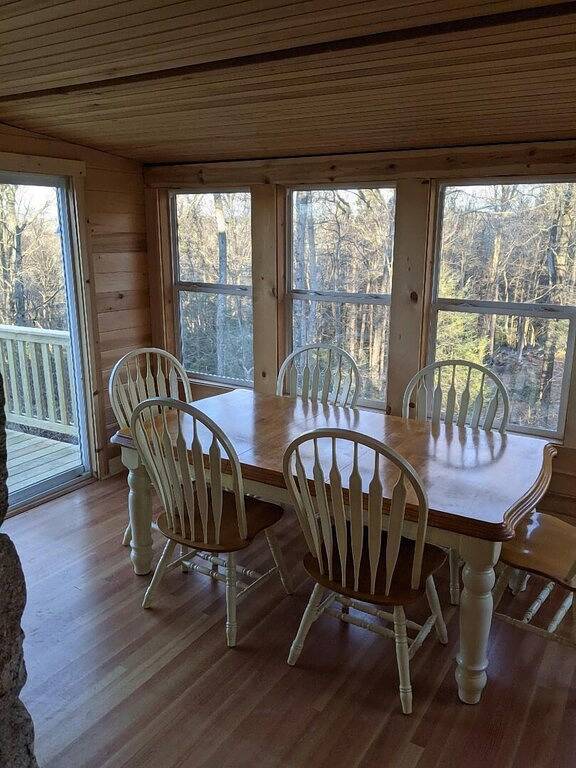 Privacy in the hills one hour from Nyc and minutes to Breakneck Mtn. in Putnam County