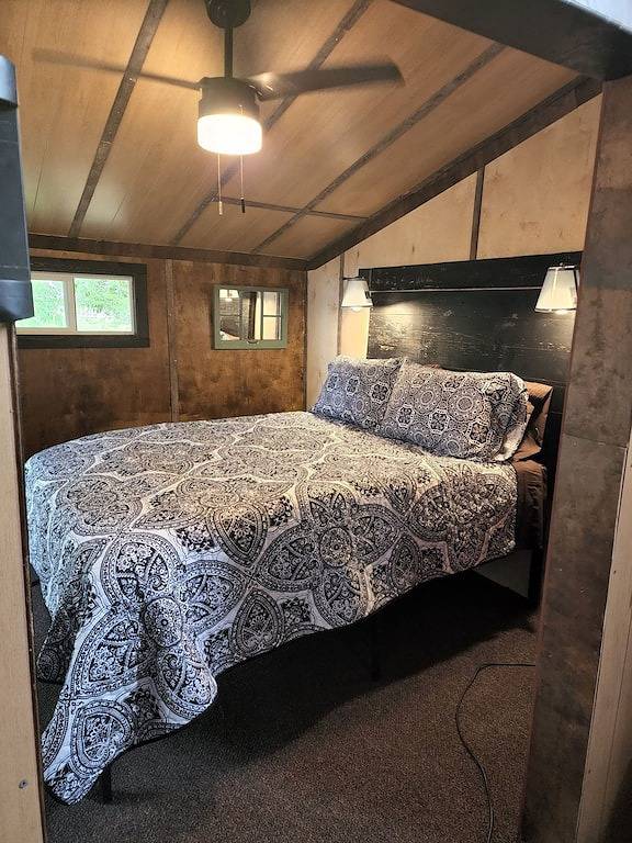 The Bunkhouse-within walking distance to Main Street Augusta in Lewis and Clark County