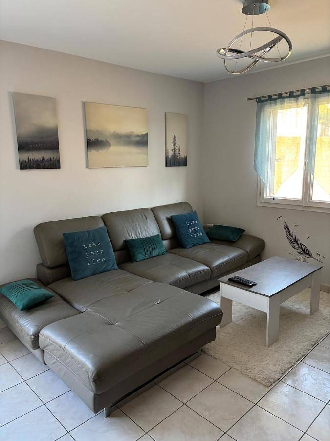 Location de vacances pour 6 personnes, avec Terrasse ainsi que Jardin et Vue à Vergèze - 2