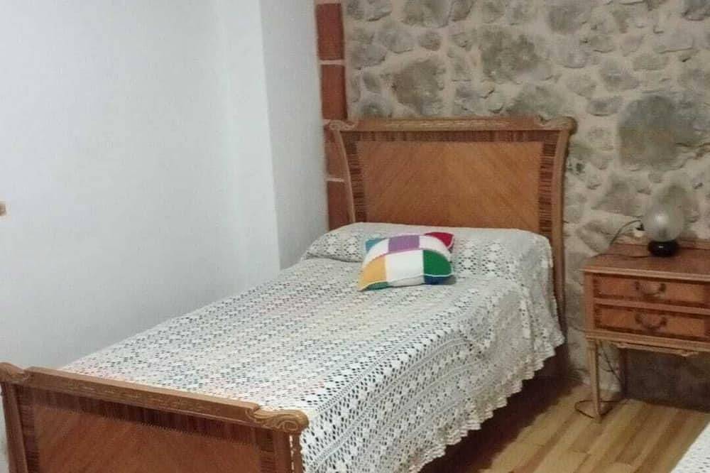 Casona Rústica Piedra y Madera ,cómoda ,amplia Ideal Familia. Pn Alto Tajo in Peralejos de las Truchas, Alto Tajo Natural Park