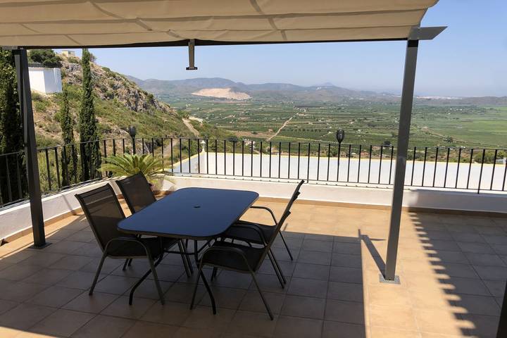 Location de vacances pour 8 personnes, avec terrasse et jardin, animaux acceptés à Pego - 2