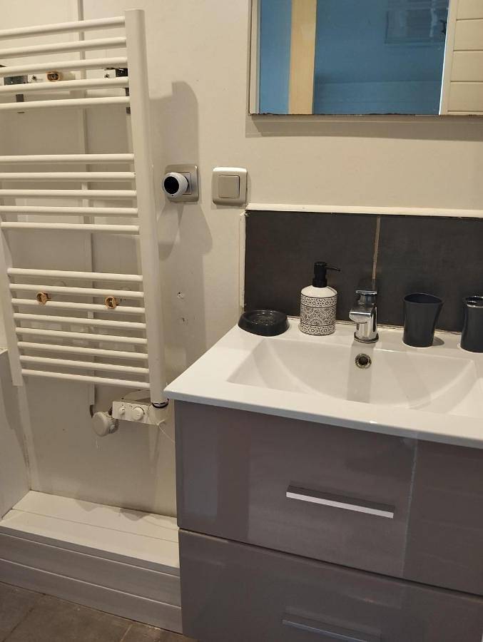 Appartement entier, Studio meublé indépendant in Chambray-lès-Tours, Région de Tours