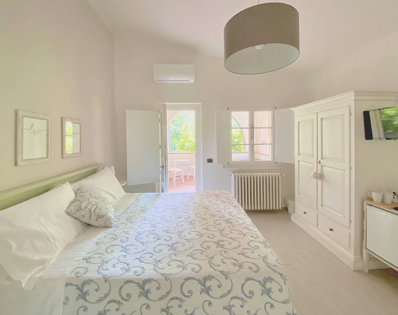 Villa Oliviana in Montecarlo – Relax in an Olive Grove with Pool in Montecarlo (Toscana), Lucca Provisen