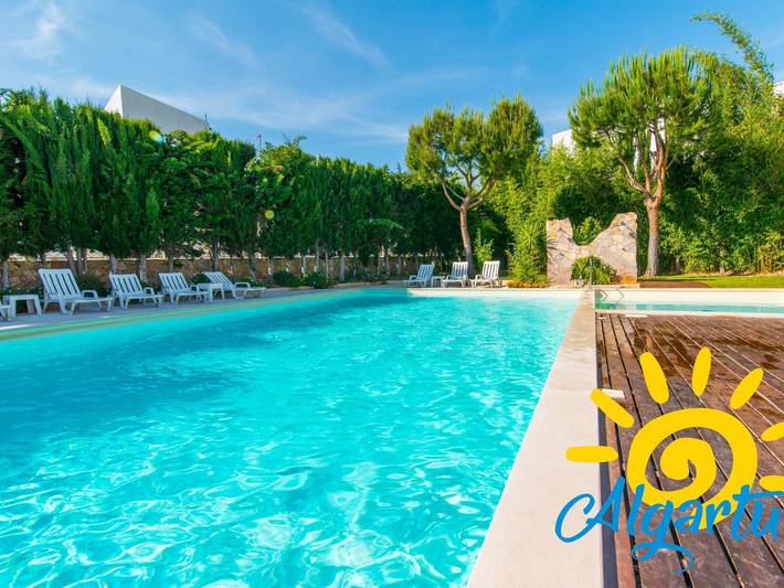 Holiday letting for 4 people, with Balcony and Terrace as well as Garden and Children pool in Algarve