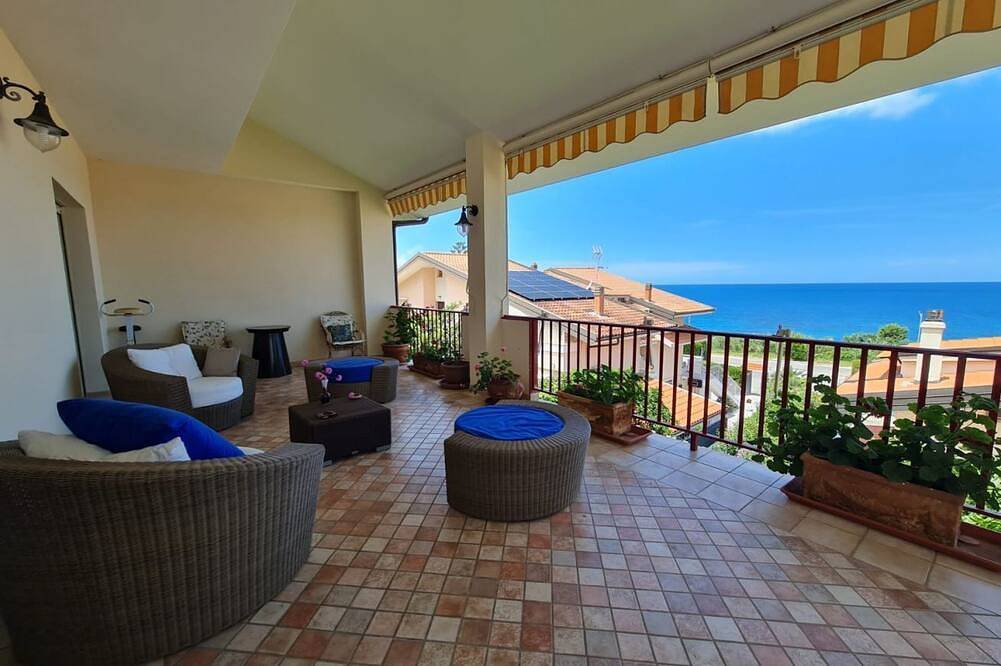 Ganze Wohnung, Terrace and Sea View (Piedigrotta Terrace) in Pizzo, Vibo Valentia Provinz