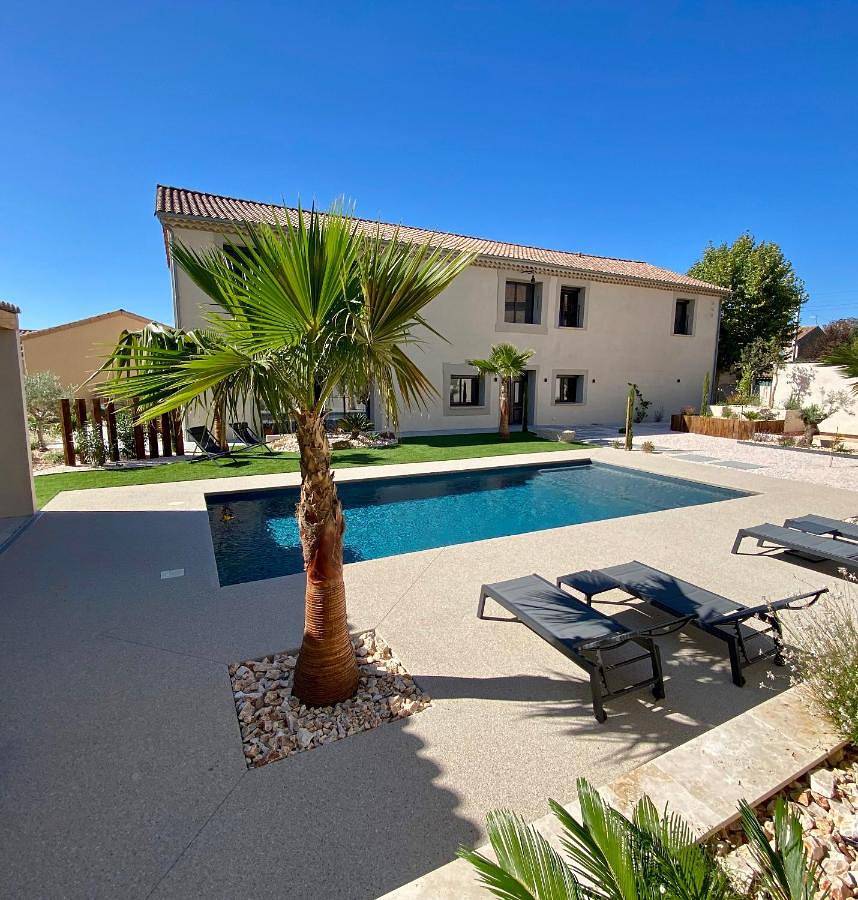 Queen Room with Pool View in Nissan-lez-Enserune, Côte méditerranéenne (France)