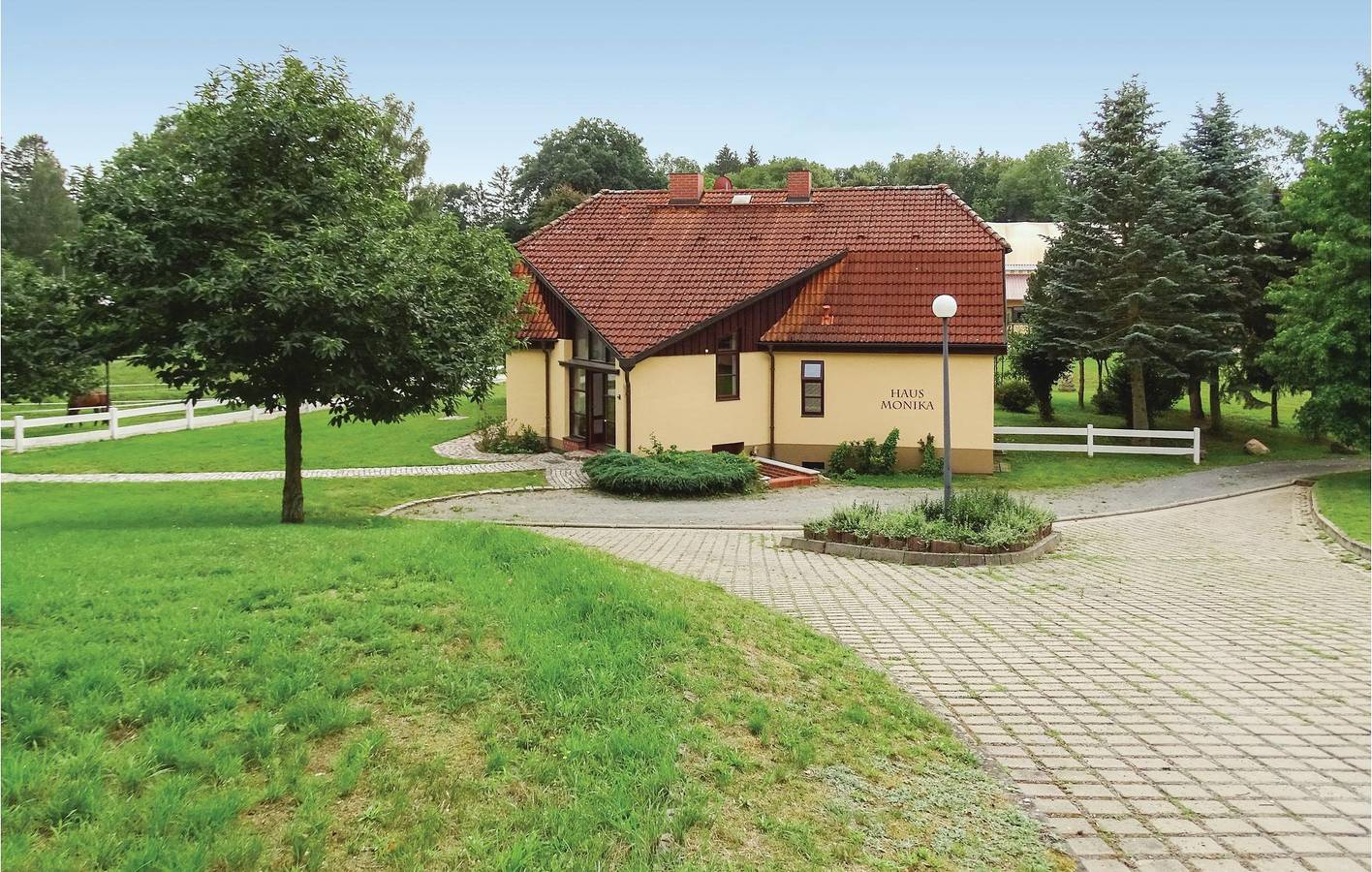 Gemütliche Wohnung mit Terrasse, Parkplatz und Internet in Kuhlen-Wendorf, Ludwigslust-Parchim