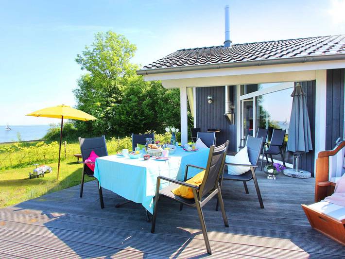 Ferienhaus für 8 Personen, mit Sauna und Whirlpool sowie Terrasse und Garten, kinderfreundlich in Steinbergkirche - 2