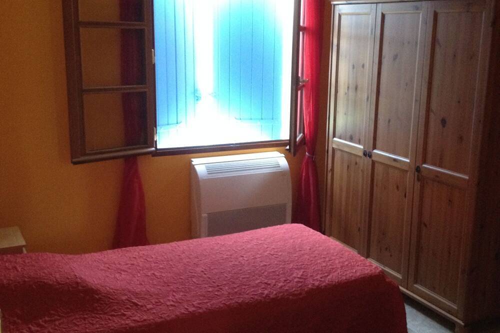 Eyragues: house / villa - Eyragues in Eyragues, Arles region