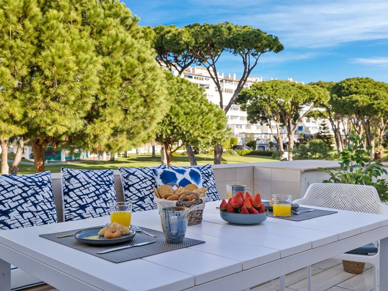 Entire holiday apartment, Apartment in Playas del Duque for 4 people | Casa Cadiz 111A in Medina Gardens, Marbella