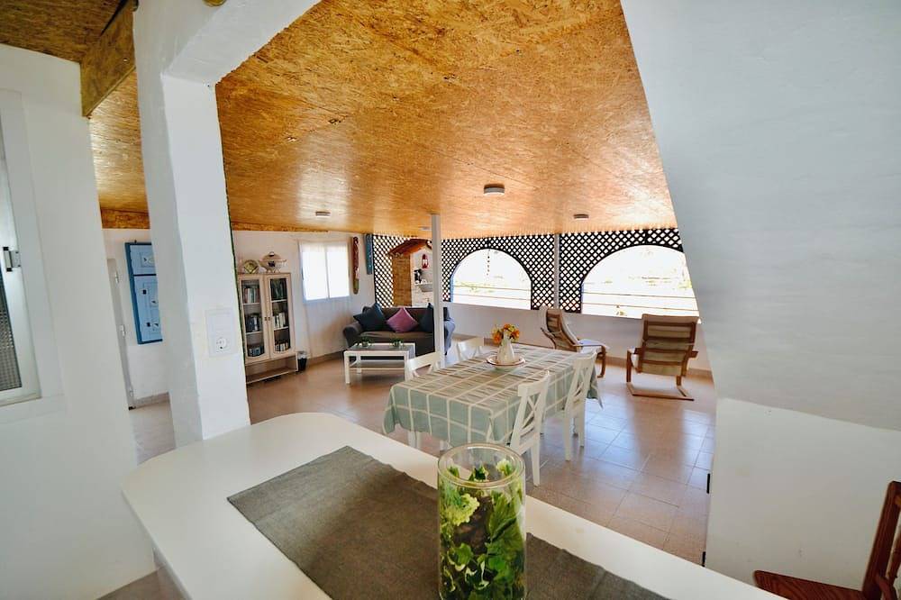 Appartamento intero, Casa Rustica  con ottimo soggiorno con vista sul mare in Puerto de Mogan, Mogán