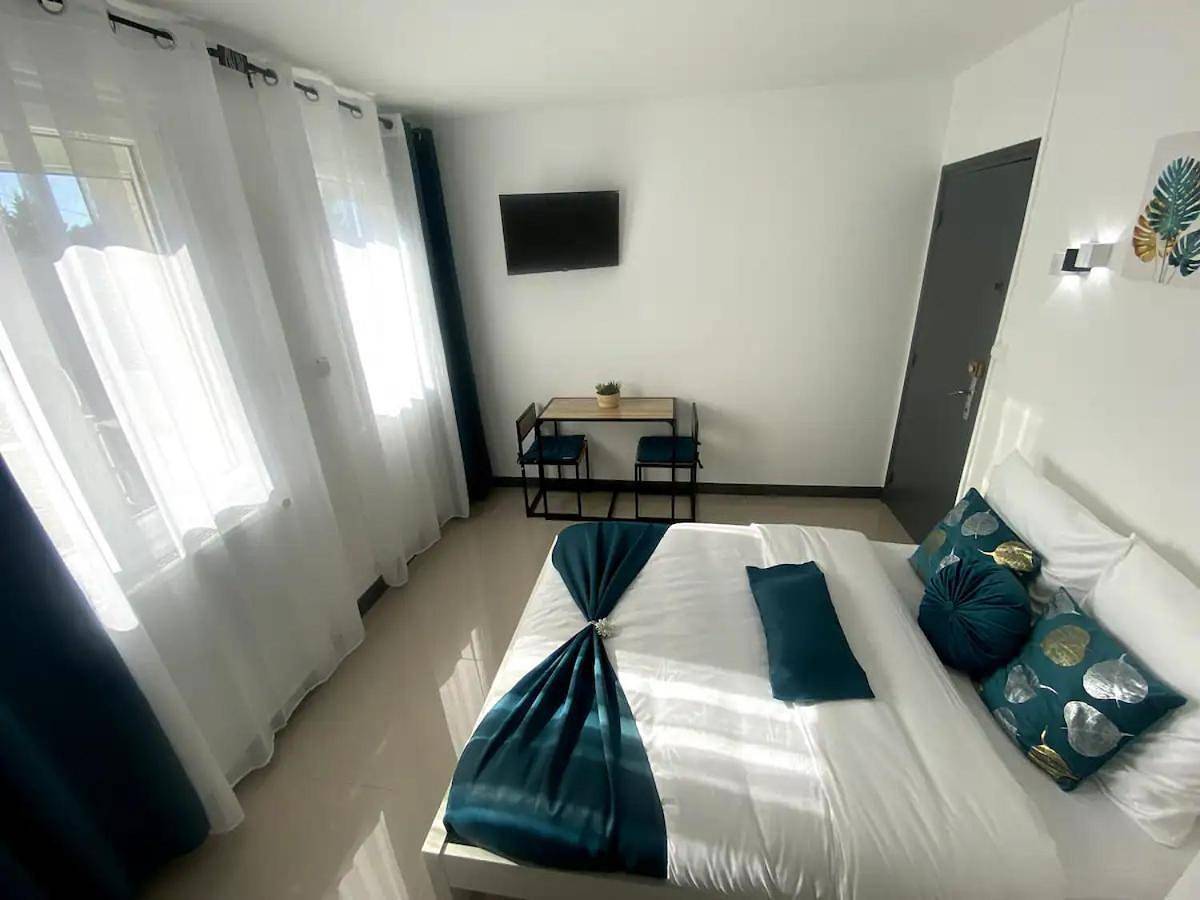 Appartement entier, Three-Bedroom Apartment in Montélimar, Région de nyons