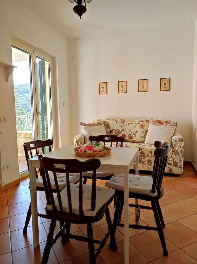 Apartamento de vacaciones para 4 personas, con jardín y vistas - 1