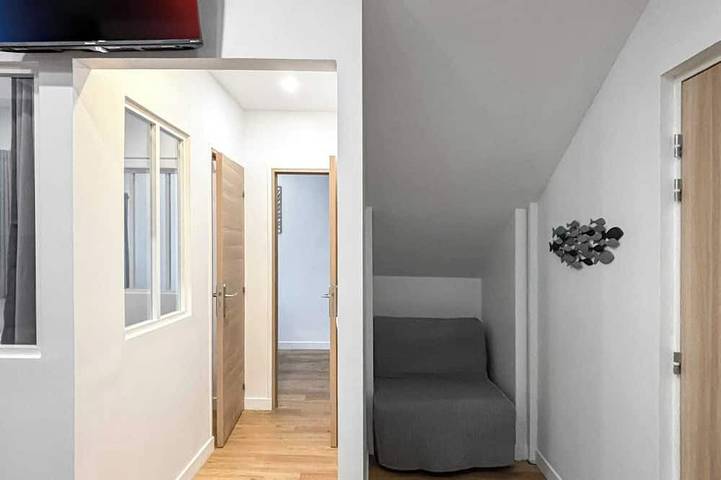 Ganze Wohnung, Hoche C 104 - Zwei Schlafzimmer Wohnung, Schläft 5 in Le Pré-Saint-Gervais, Seine-Saint-Denis