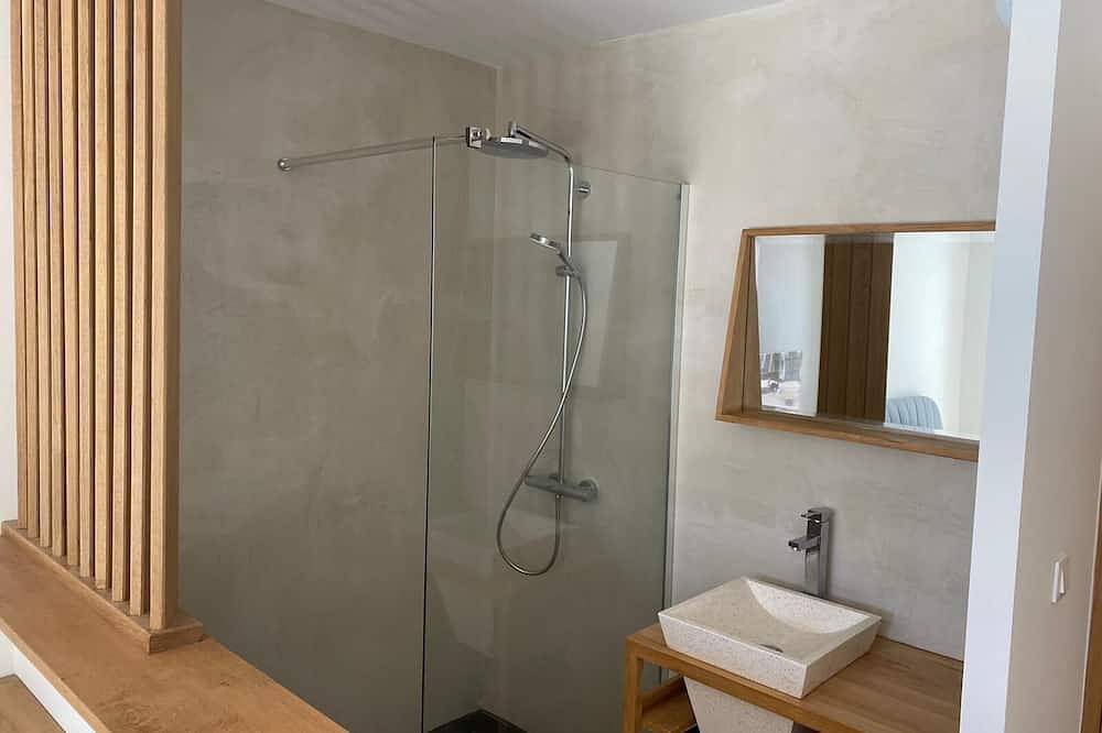 Luxury villa 160m2 heated pool 10 min from beaches in Aigues-Mortes, Côte d'Améthyste