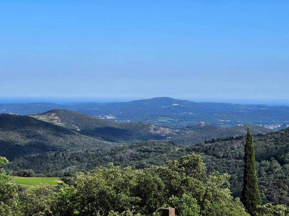 Appartement entier, Two-Bedroom Apartment in La Garde-Freinet, Côte méditerranéenne (France)