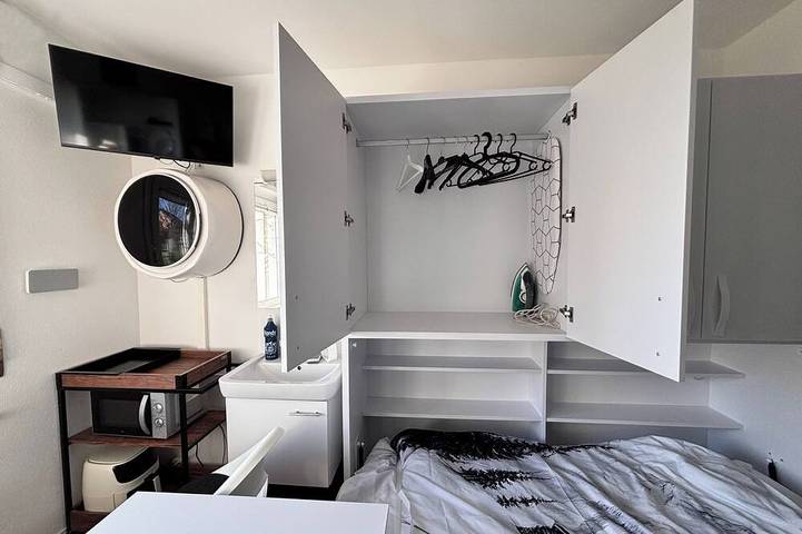 Apartamento entero, Incredible room with lake view and washing machine - Grape Place Bellevue in Pully, Waadtland RDK