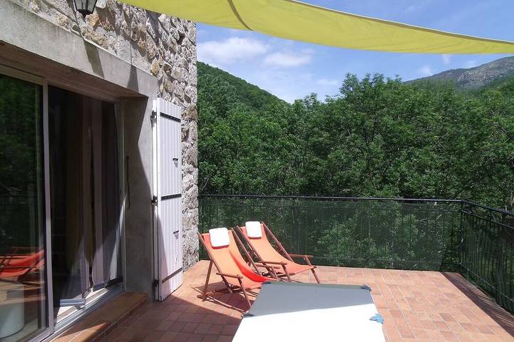 Location de vacances pour 6 personnes, avec Terrasse et Jardin à Juvinas