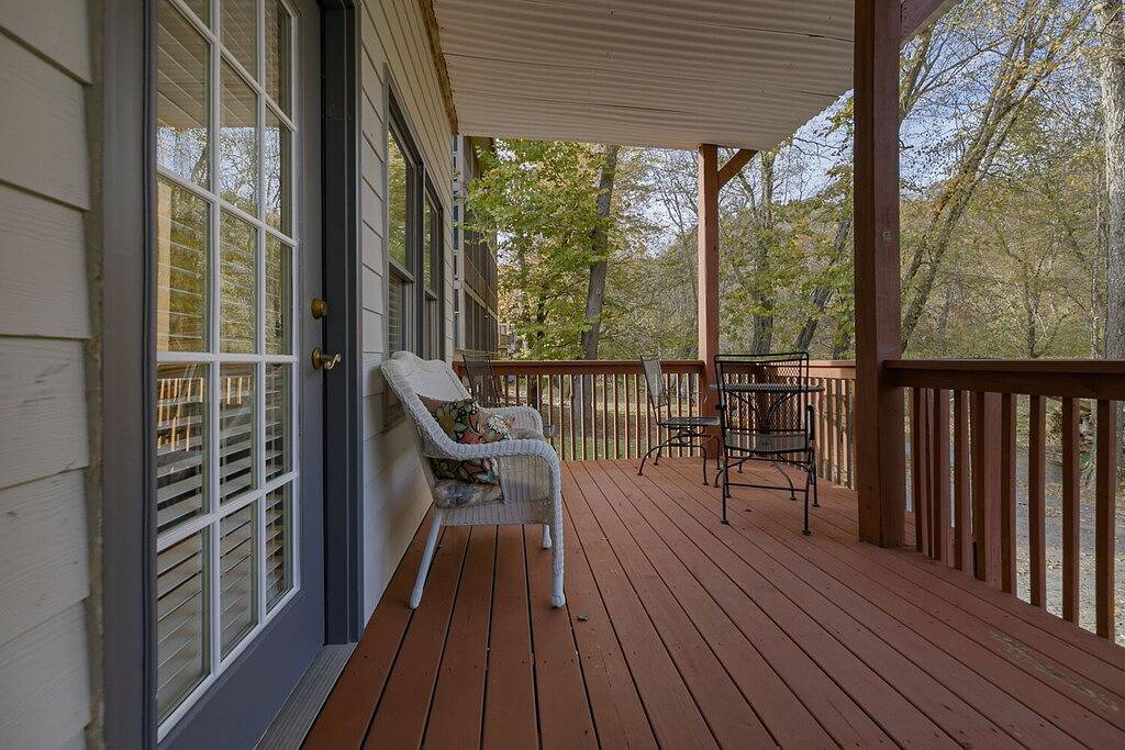 Ganze Wohnung, Alpine River Suites #401 - Cozy Riverfront Condo in Helen, Chattahoochee National Forest