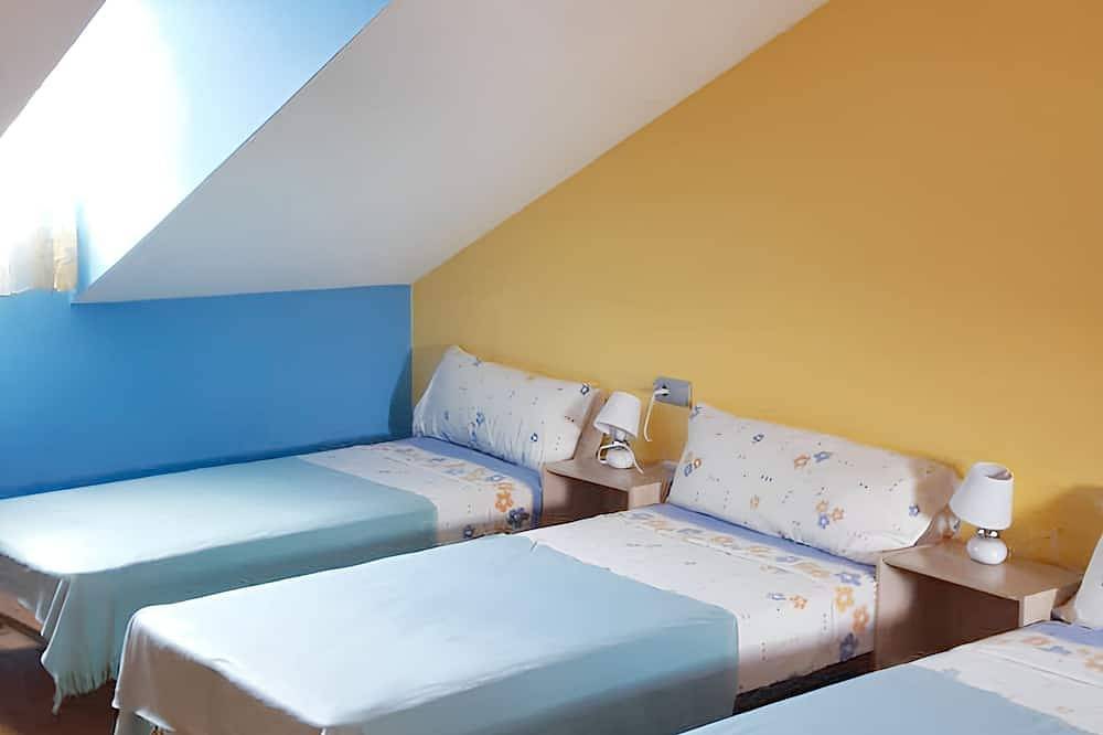 Entire apartment, Homerez - 120m² Apartment in Astorga with Terrace in Astorga, León Region